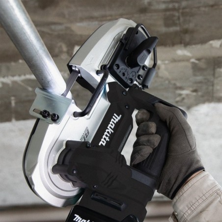 Sierra de banda LXT® MAKITA: Eficiencia y precisión.